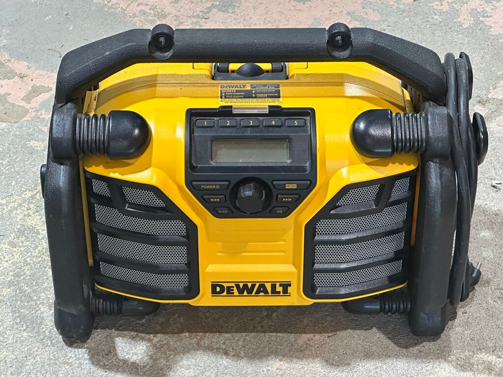 Corded Water Resistant Jobsite Radio/Charger with Battery