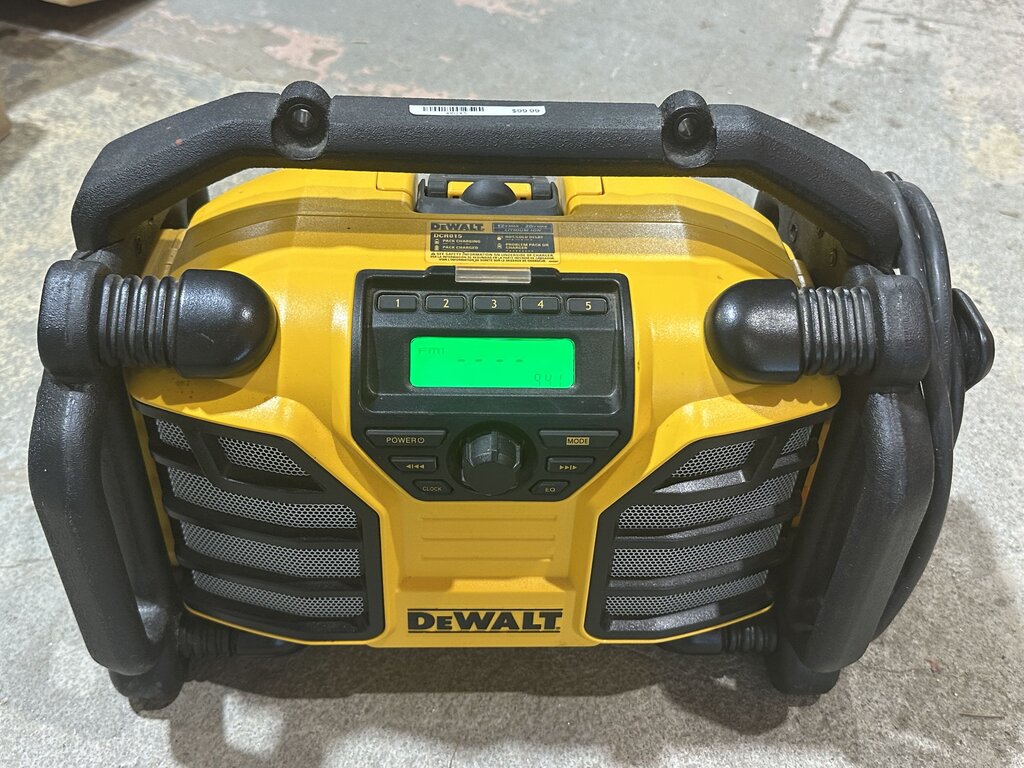 Corded Water Resistant Jobsite Radio/Charger with Battery