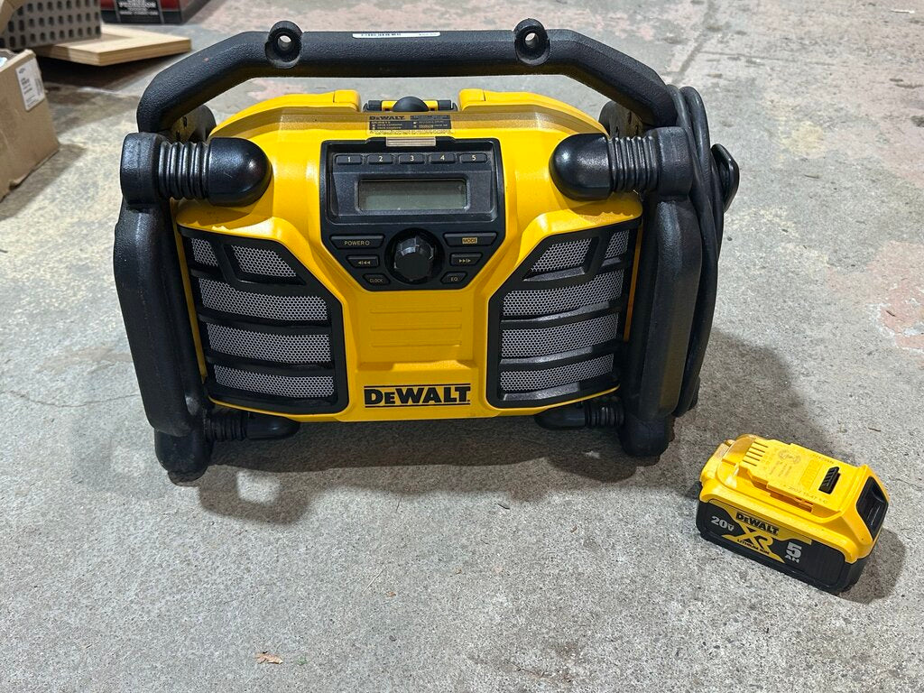 Corded Water Resistant Jobsite Radio/Charger with Battery