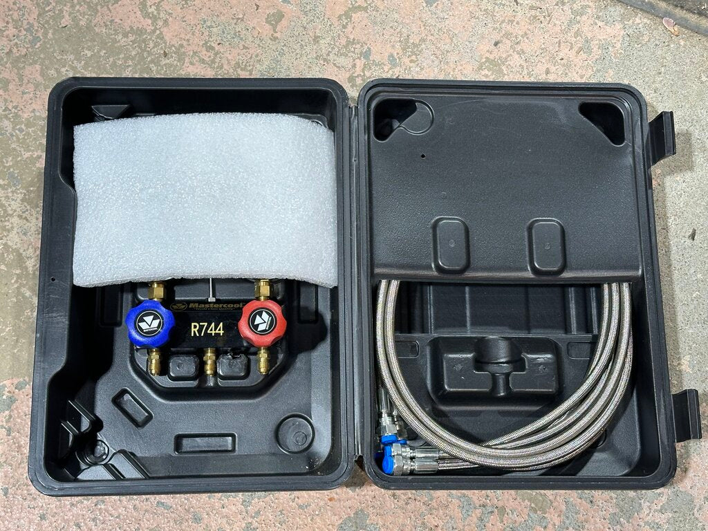 2-Way Piston Valve Manifold for CO2 (R744)