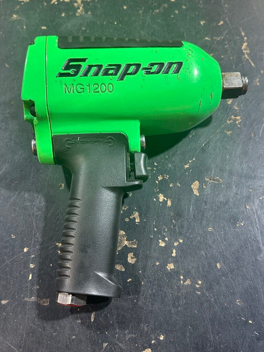 3/4" Drive Heavy-Duty Air Impact Wrench (Green)