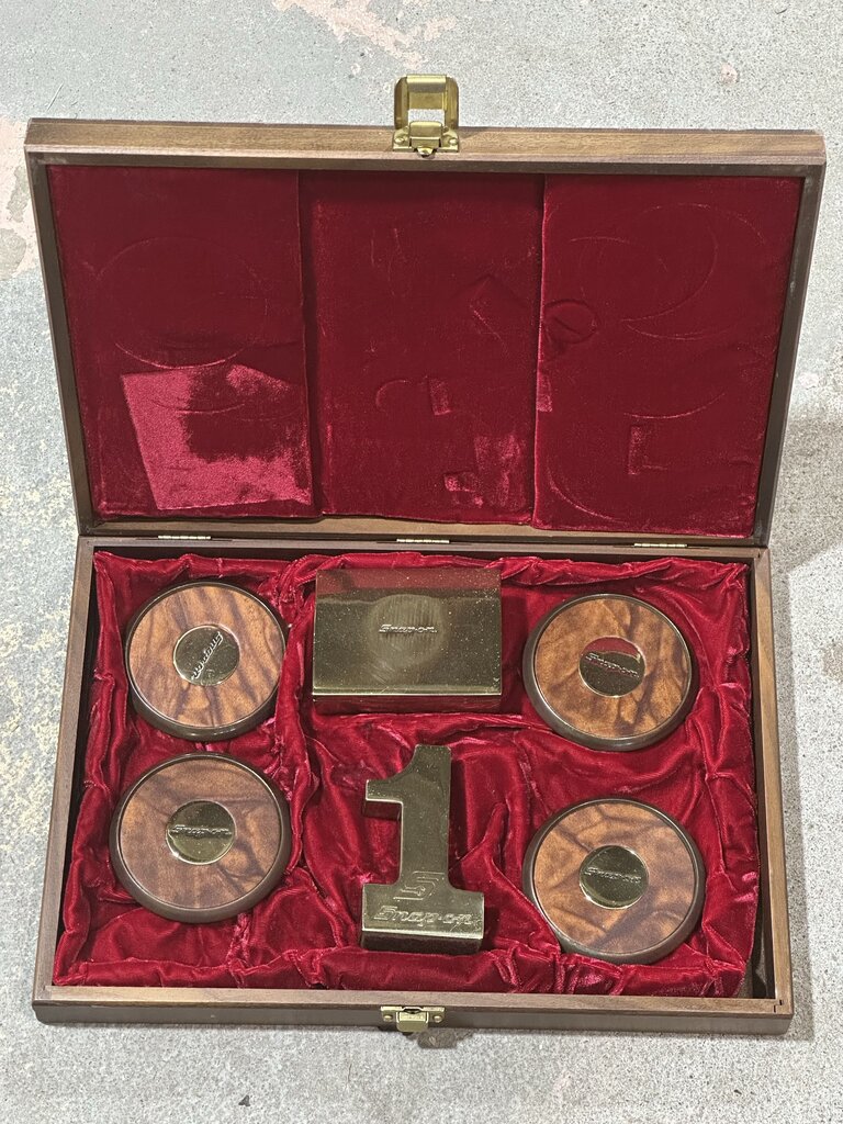 1984 Winning Spirit Award Set