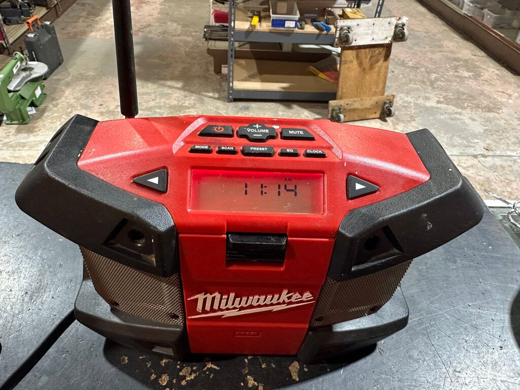 Corded/Cordless Jobsite Radio