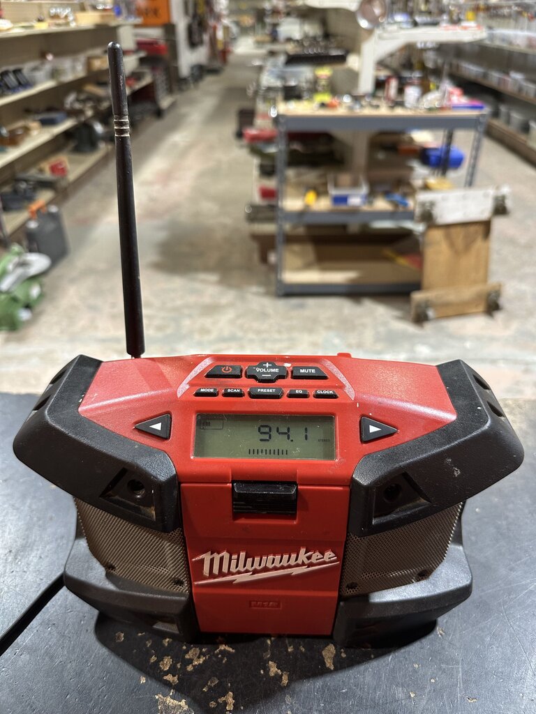 Corded/Cordless Jobsite Radio