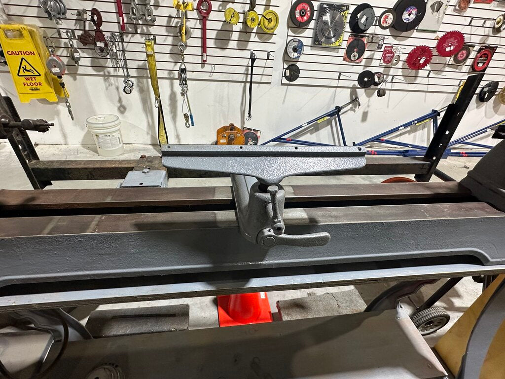 Wood Lathe With Cast Iron Legs
