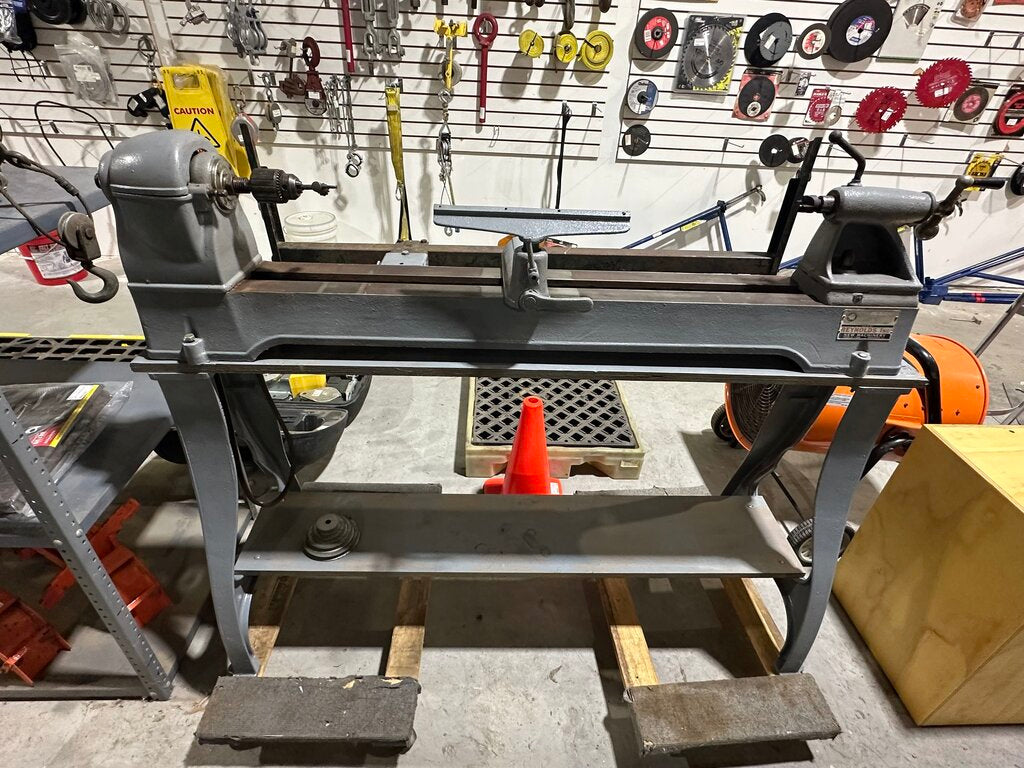 Wood Lathe With Cast Iron Legs