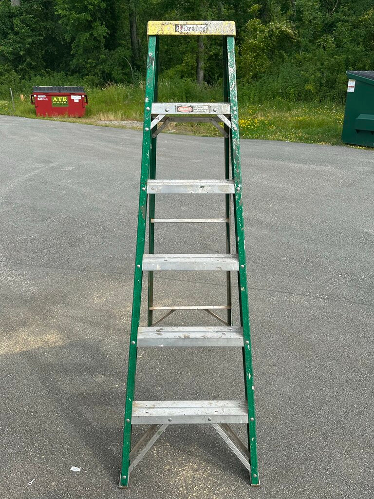 Fiberglass Step Ladder