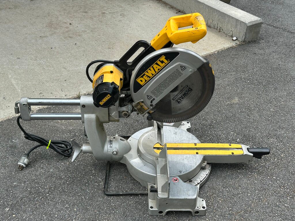 Corded Sliding Compound Miter Saw