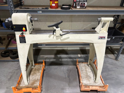 Variable Speed Wood Lathe on Stand