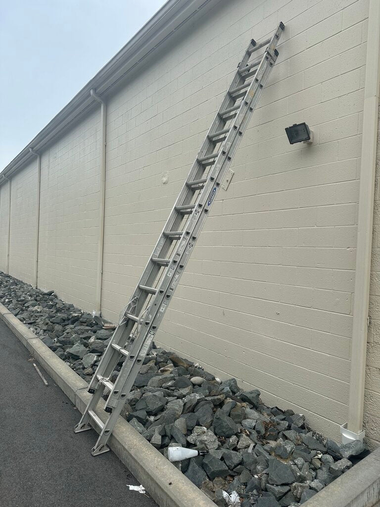 Aluminum Extension Ladder