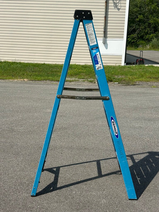 Fiberglass Step Ladder