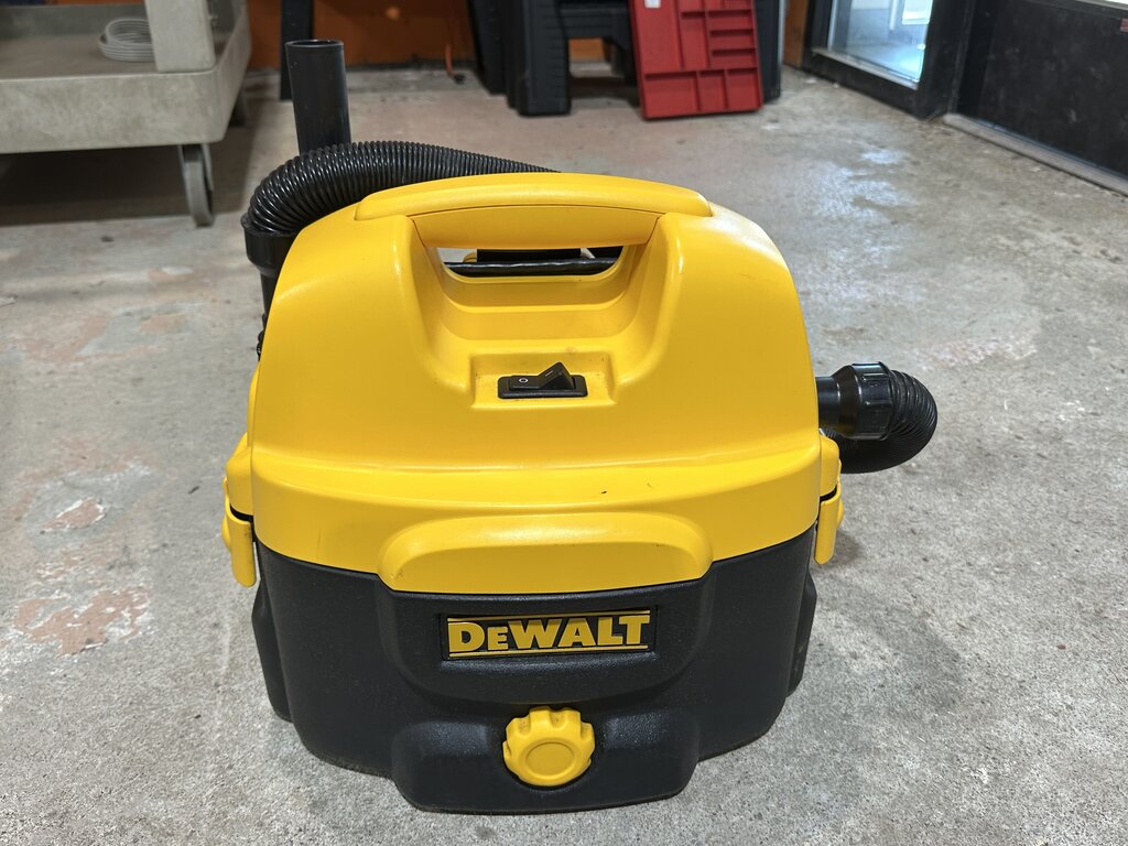 Corded/Cordless Wet/Dry Shop Vacuum