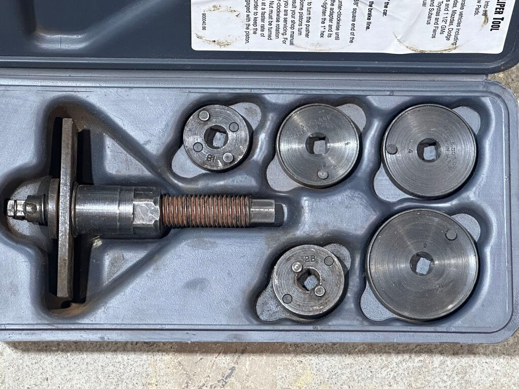 Universal Disc Brake Caliper Tool