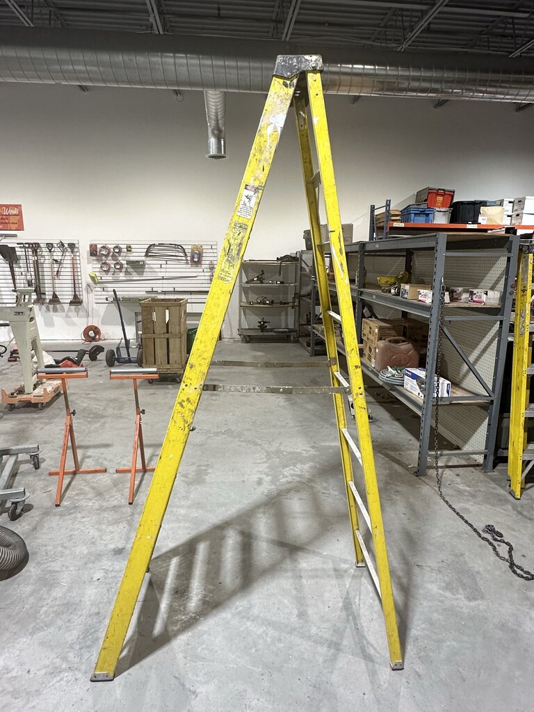 Fiberglass Step Ladder
