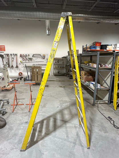 Fiberglass Step Ladder