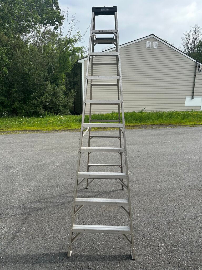 Aluminum Step Ladder