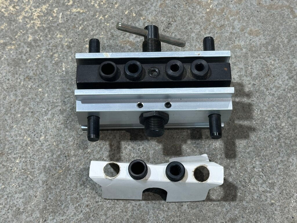 Self-Centering Doweling Jig