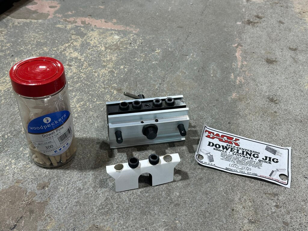 Self-Centering Doweling Jig