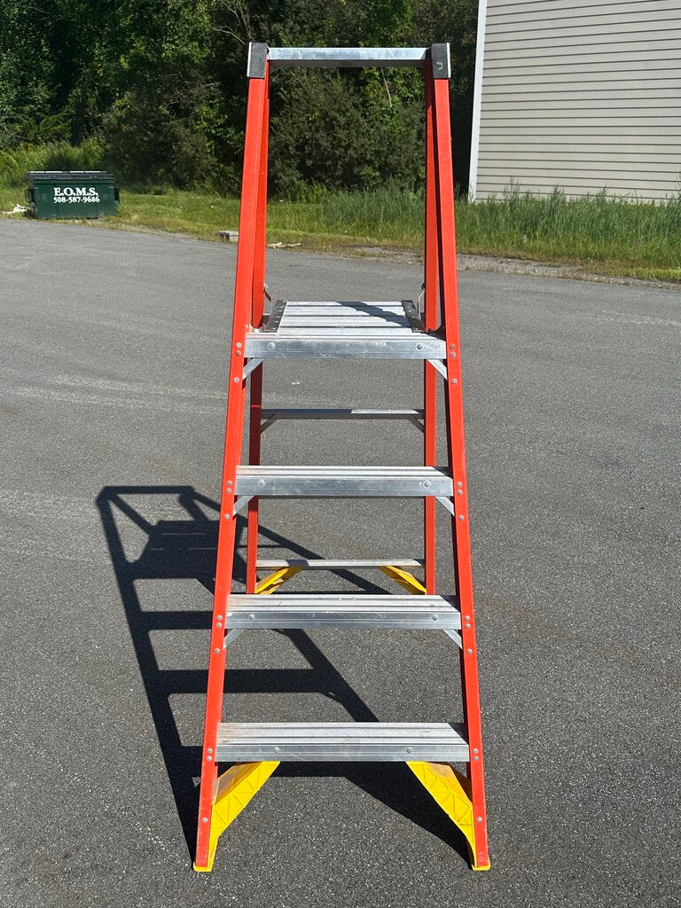 Fiberglass Platform Step Ladder