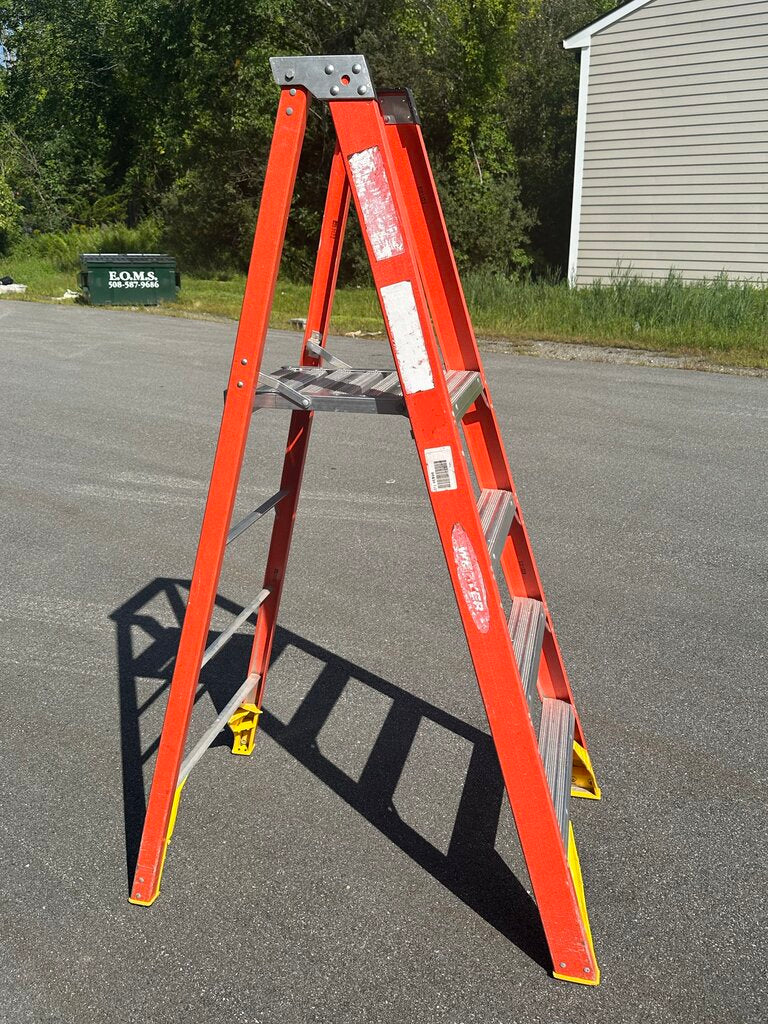 Fiberglass Platform Step Ladder