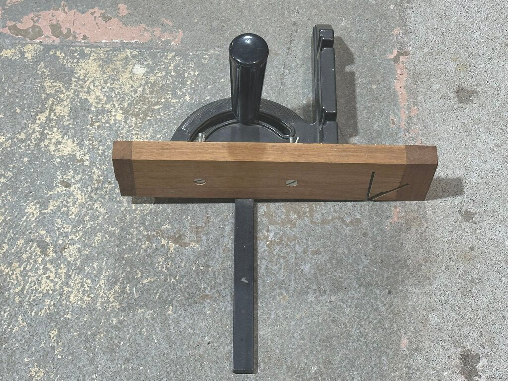 'Perfect' 90 Degree Miter Gauge System