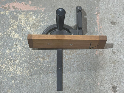 'Perfect' 90 Degree Miter Gauge System