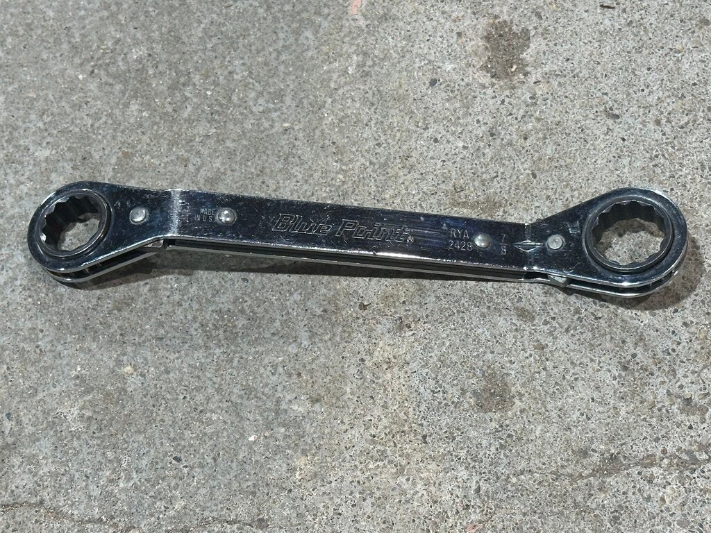 Offset Ratcheting Box Wrench