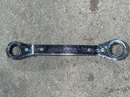 Offset Ratcheting Box Wrench