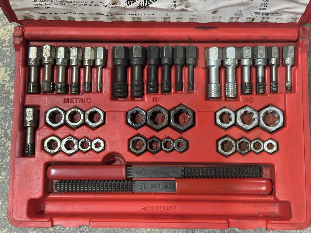 Fractional/Metric Rethreading Tap and Die Set