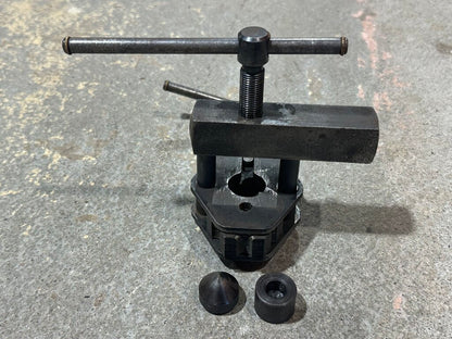 Brake Line Flaring Tool with Rotating Die Heads