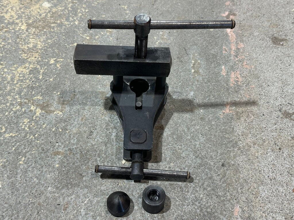 Brake Line Flaring Tool with Rotating Die Heads