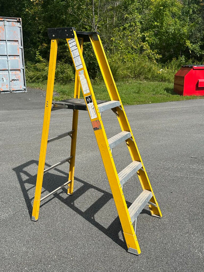 Safety Yellow Fiberglass Platform Ladder
