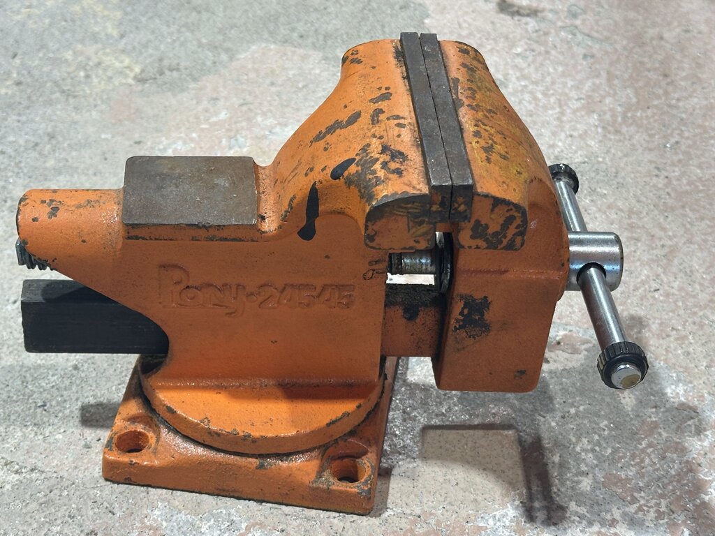 Swivel Bench Vise