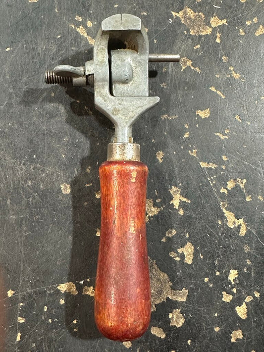 Machinist Hand Vise With Wood Handle