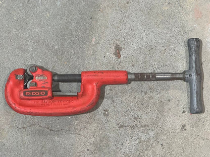 Adjustable Heavy-Duty Pipe Cutter