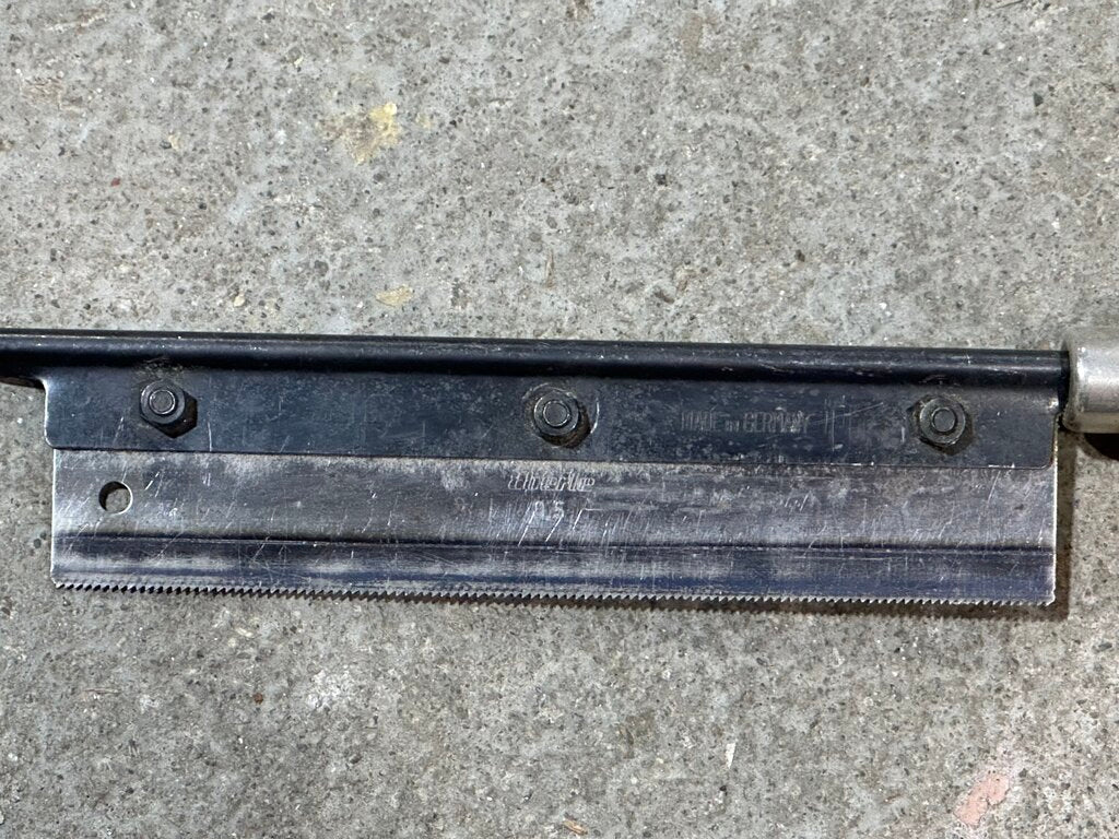Fine-Tooth Veneer Saw With Wooden Handle