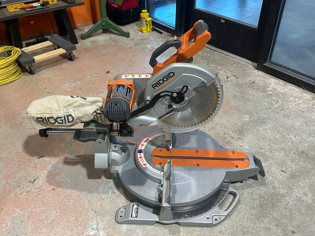 Corded Dual-Bevel Sliding Compound Miter Saw