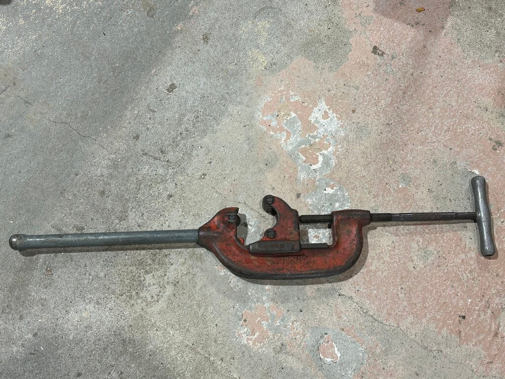 Heavy-Duty 2' - 4" Pipe & Tubing Cutter